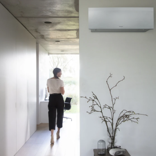 Инверторен климатик DAIKIN FTXJ50AS9/RXJ50A9 Silver EMURA